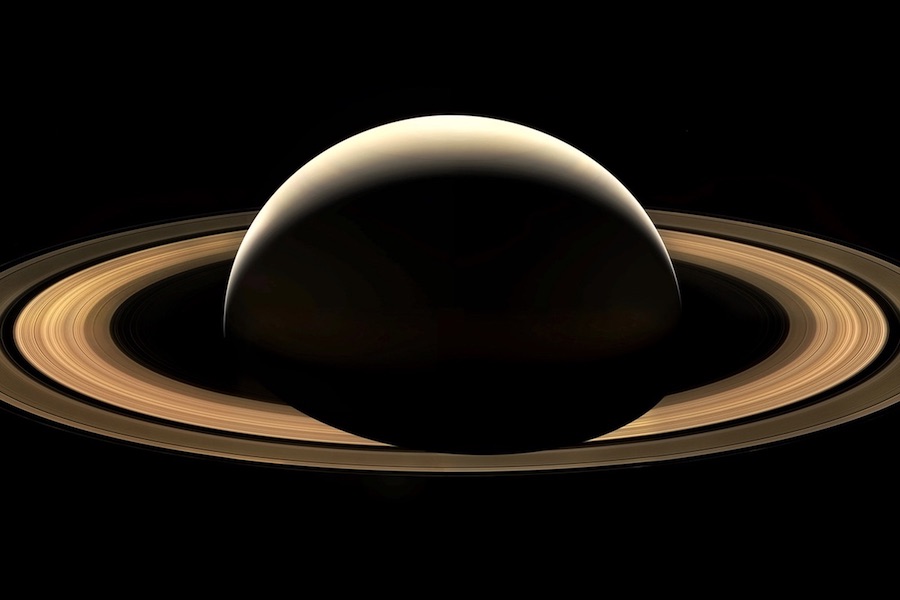 Cassini's last image of Saturn before it began its final descent